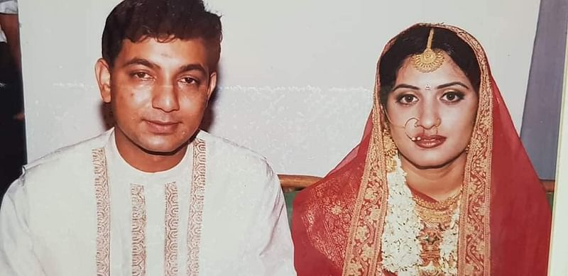 ঢাকা সেনানিবাসের সেনাকুঞ্জ মিলনায়তনে ১৯৯৯ সালের ২৩ জুলাই অনুষ্ঠিত হয় তৌকীর ও বিপাশার বিয়ের আনুষ্ঠানিকতা। বর ও কনে দুই পক্ষ মিলে একটি অনুষ্ঠানের আয়োজন করে। বিপাশা ও তৌকীর—দুজনের বিয়ের অনুষ্ঠান যেহেতু একসঙ্গে হয়েছিল, তাই দুই পরিবার মিলে চার হাজার অতিথিকে দাওয়াত করা হয়।