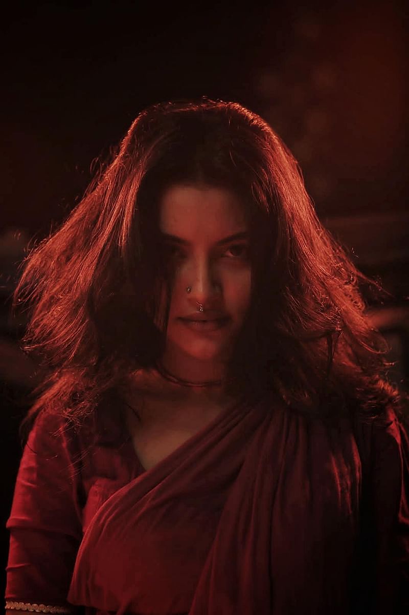 ‘হাওয়া’: প্রথম দিনেই বাজিমাত 9 ‘হাওয়া’র গুরুত্বপূর্ণ চরিত্রে অভিনয় করেছেন নাজিফা তুষি