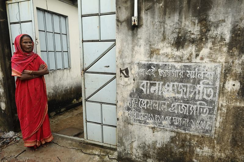 স্ত্রীকে মালিক দেখিয়েও বাড়ি, গাড়ি, ফ্ল্যাট কিছুই রক্ষা করতে পারেননি প্রদীপ