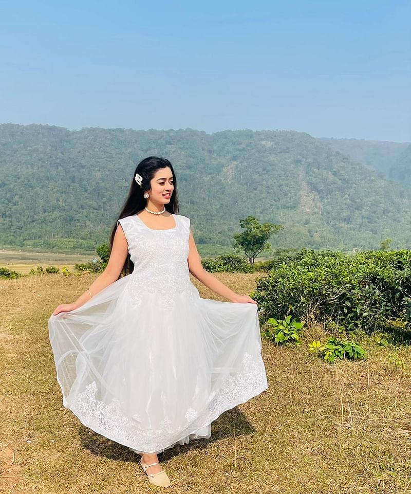 ‘বীরত্ব’ সিনেমার মধ্য দিয়ে ঢালিউডে অভিষেক হবে এই নবাগত নায়িকার।