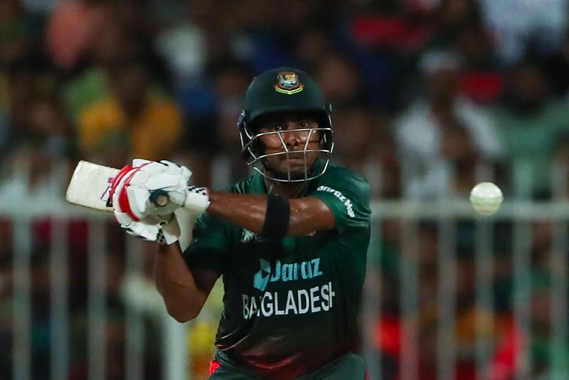 বাংলাদেশ ব্যাটসম্যানদের মধ্যে ব্যতিক্রম ছিলেন সাতে নামা মোসাদ্দেকই