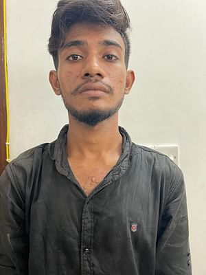 ছিনতাইয়ের সময় গ্রেপ্তার পায়েল হোসেন, তাঁর বিরুদ্ধে ধর্ষণের মামলাও রয়েছে