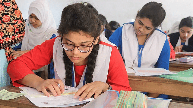 এসএসসি নিয়ে অনিশ্চয়তা নেই, কাল যথাসময়ে পরীক্ষা: ঢাকা বোর্ড চেয়ারম্যান