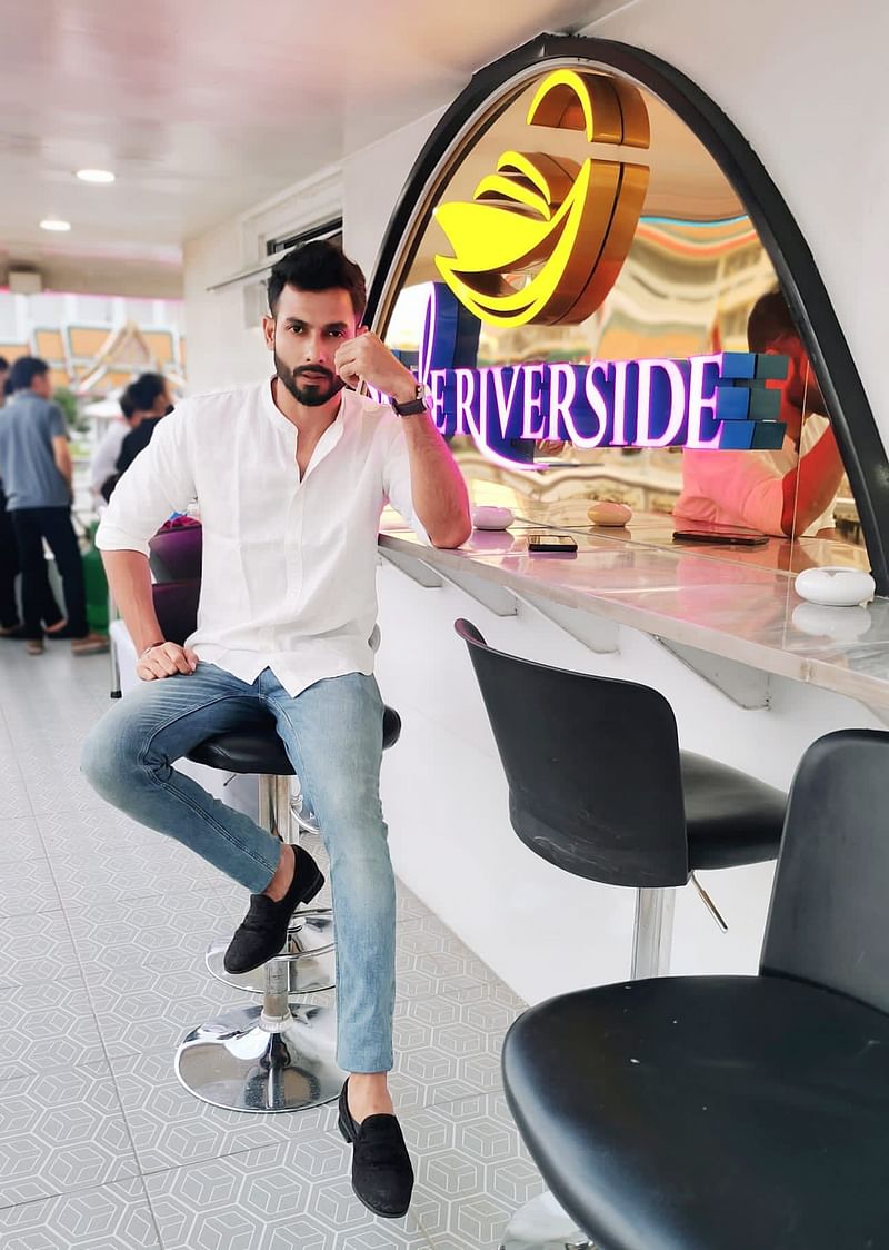 ক্রুজশিপের শুটিংয়ে