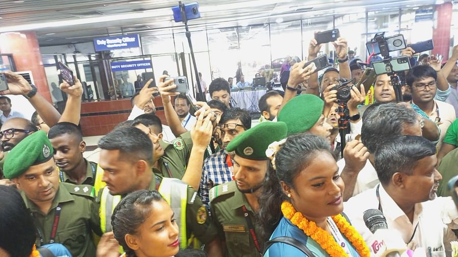 বিমানবন্দরে কাল চরম বিশৃঙ্খল পরিস্থিতির মধ্যে পড়েছিলেন ফুটবলাররা