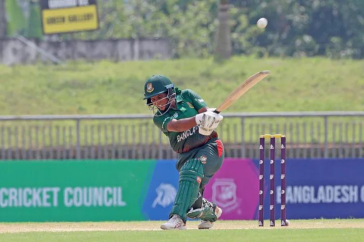 থাইল্যান্ডের বিপক্ষে বিস্ফোরক ইনিংস খেলেন শামীমা