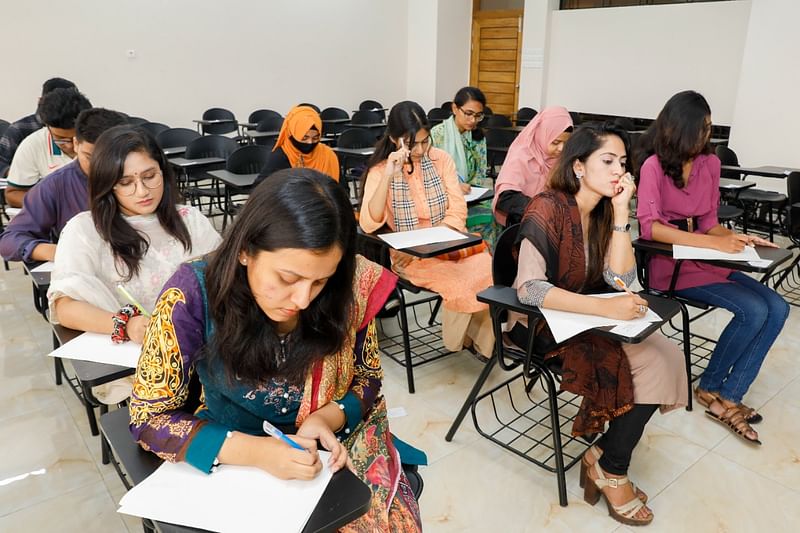 এক দিনে প্রায় ১০ লাখ আবেদনকারীর চাকরির পরীক্ষা, চাকরিপ্রত্যাশীদের ক্ষোভ