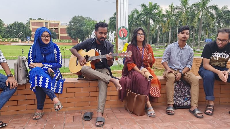 শিক্ষার্থীরা গড়েছেন মিউজিক ক্লাব
