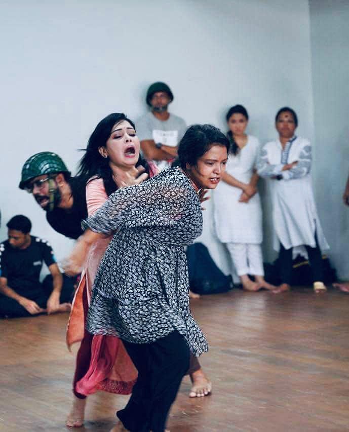 ইনামুল হকের জন্য আগল ভাঙলেন শিল্পীরা