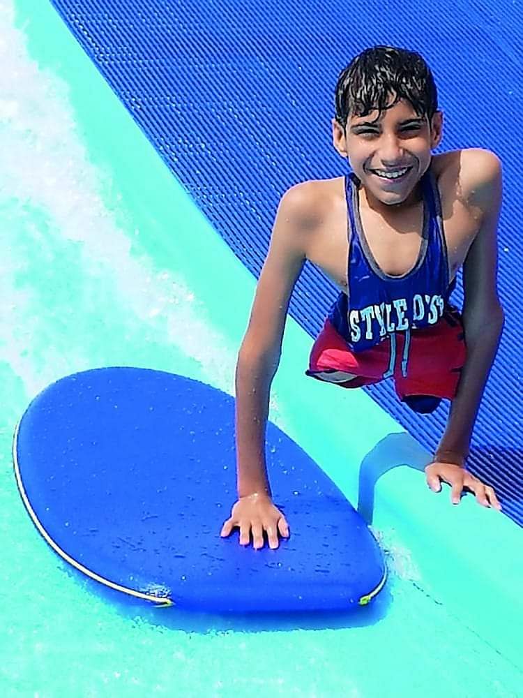 সাঁতরাতেও পছন্দ করেন গনিম