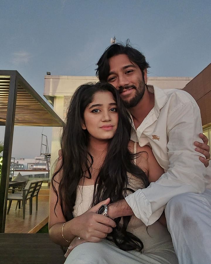 আপাতত প্রীতম ও শেহতাজ দুজনই ব্যস্ত। এখনই হানিমুন নয়। কাজের ফাঁকে কিছুটা অবসরে ঘোরাঘুরি করছেন বলে জানান শেহতাজ। ছবি: ইনস্টাগ্রাম