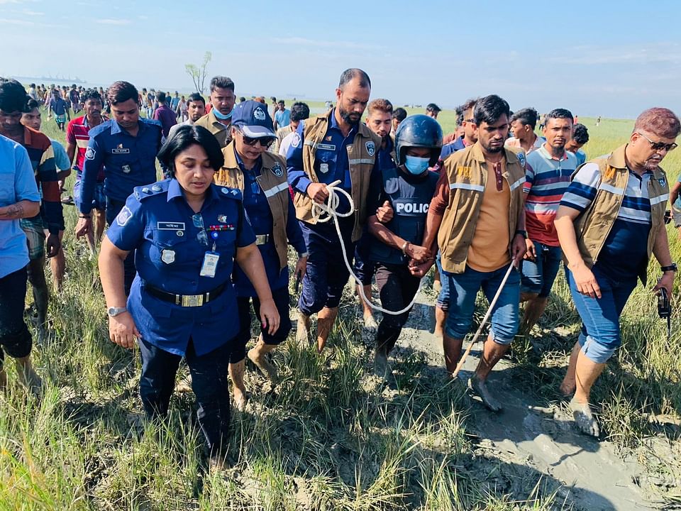 গ্রেপ্তার আবির আলীকে নিয়ে আলিনার দেহাবশেষের খোঁজে সাগরপাড়ে পুলিশ