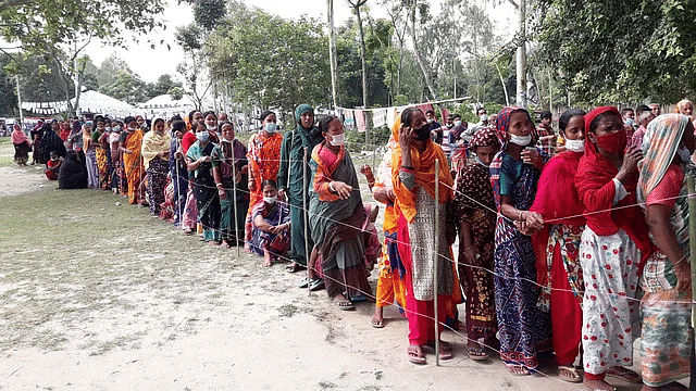 পঞ্চগড়ের দেবীগঞ্জ পৌরসভার একটি ভোটকেন্দ্র