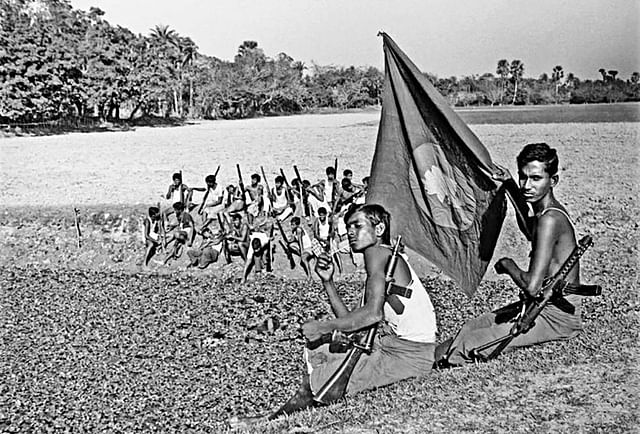 মুক্তিযুদ্ধ ছিল সর্বাত্মক জনযুদ্ধ। যুদ্ধের অবকাশে ঢাকার দোহারে মুক্তিযোদ্ধারা, ১৯৭১