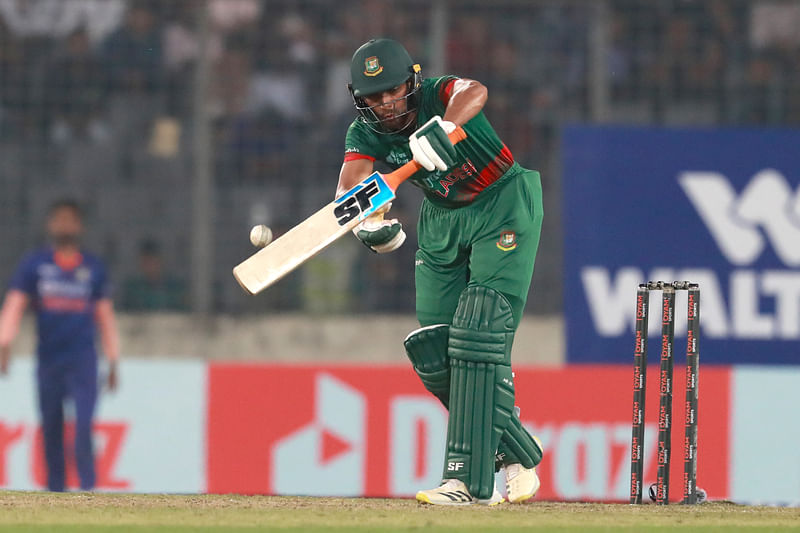 টেস্ট থেকে অবসর নেওয়া মাহমুদউল্লাহ এখন শুধু সাদা বলের ক্রিকেটে খেলেন