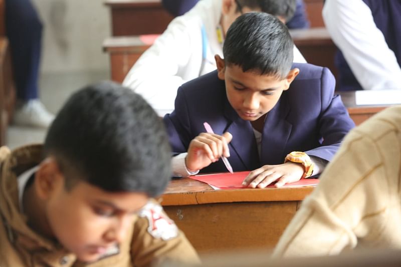 গণিতে মগ্ন এক অংশগ্রহণকারী