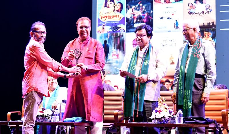 সেরা চলচ্চিত্র নির্মাতার পুরস্কার জিতেছে নূরুল আলম আতিক