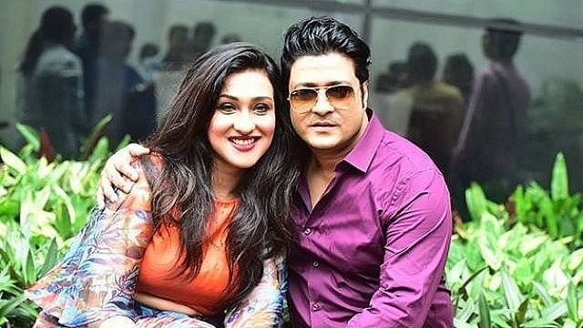 ঢাকায় এলে ফেরদৌসের বাড়িতে অতিথি হন ঋতুপর্ণা