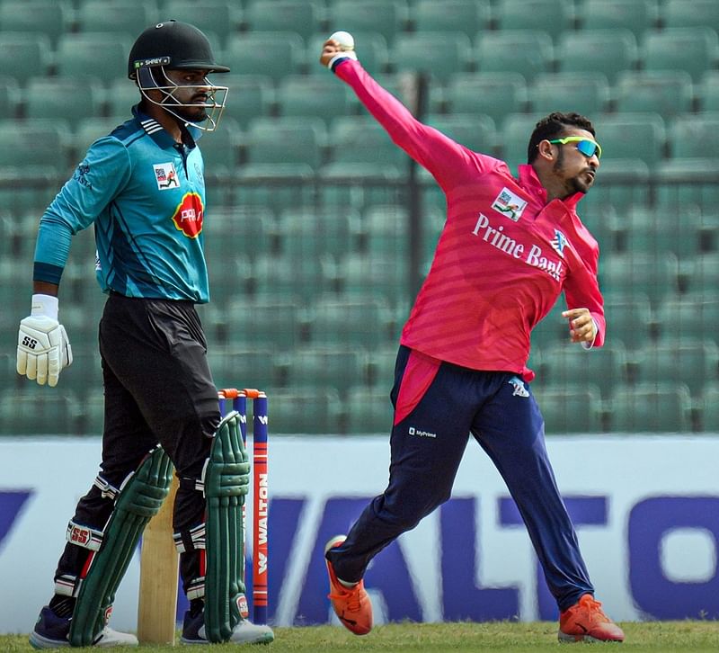 নাসির নিয়েছেন তিন উইকেট