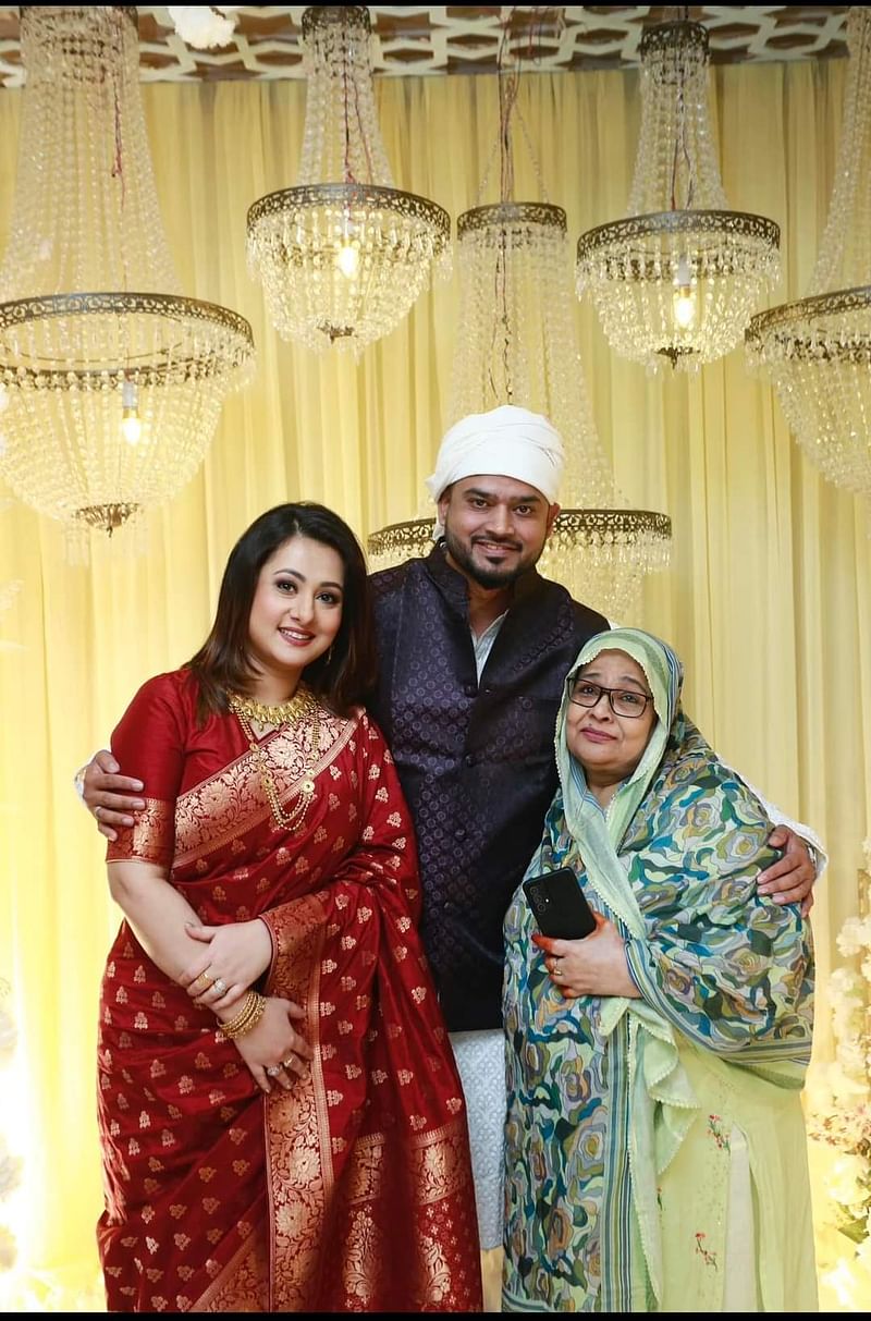 সেদিন পূর্ণিমা জানান, মাসখানেক আগে পারিবারিকভাবে বিয়েটা হয়েছে।