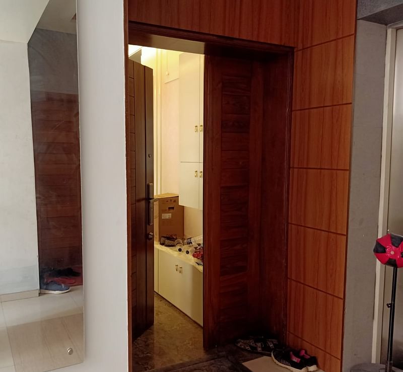 রাজধানীর বসুন্ধরা আবাসিক এলাকার এই ফ্ল্যাটে তেলাপোকা মারার ওষুধ দেওয়ার এক দিন পর অসুস্থ হয়ে দুই শিশুর মৃত্যু হয়েছে