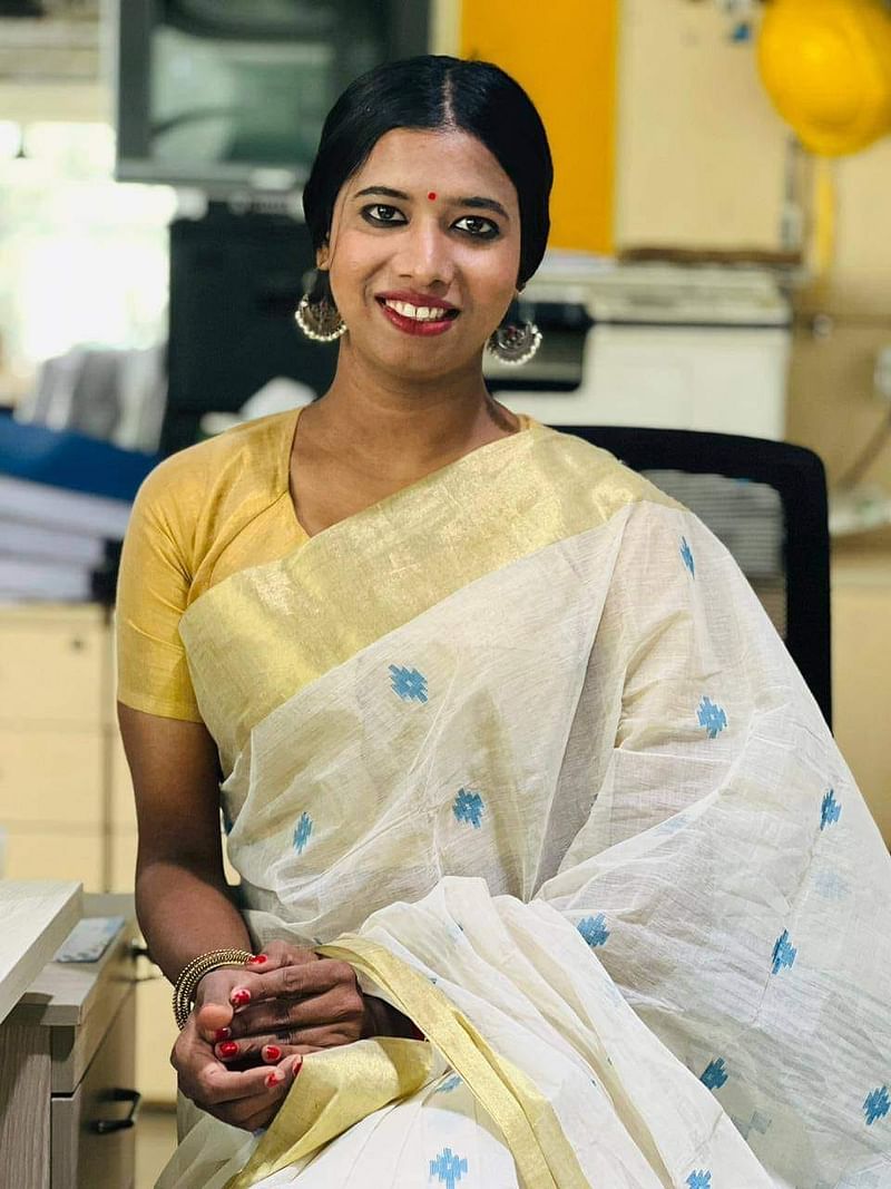 সঞ্জীবনী সুধা চট্টগ্রাম বিশ্ববিদ্যালয় থেকে অনার্স-মাস্টার্স করেছেন