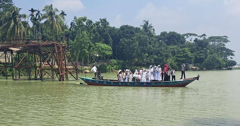 প্রথম আলো
