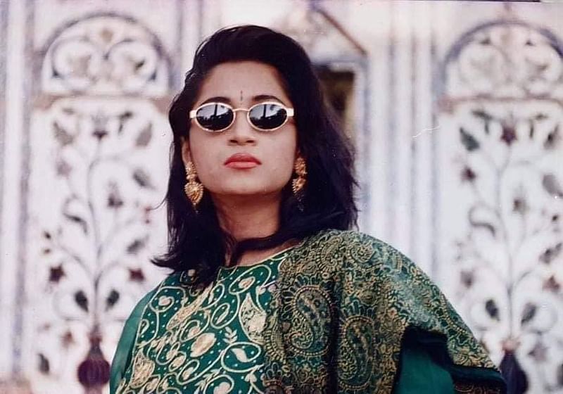 ছবিতে একটি বিজ্ঞাপনের শুটিংয়ে তানিয়া আহমেদ। ছবিটি দেখে তানিয়া ফিরে যান অতীতে। ছবিগুলো পোস্ট করে তিনি লিখেছেন, ‘আমাকে নস্টালজিক করে দিল।’