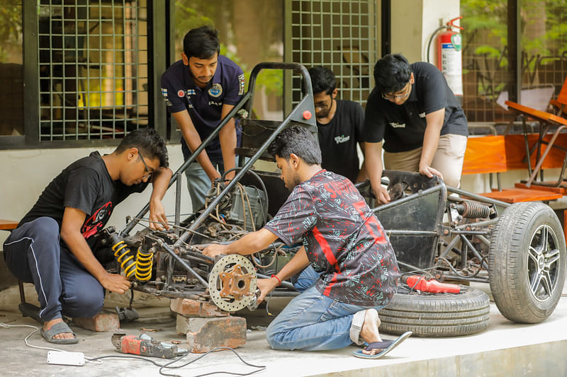 ছবি: সাদ্দাম হোসেন