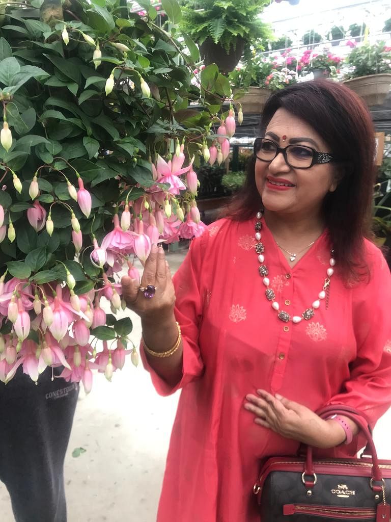 কথায় কথায় ববিতা বললেন, ‘সেই ধরনের গল্প পাই না। মুগ্ধ করার মতো গল্পের প্রস্তাব নিয়ে কেউ আসেননি। একটা কথা কি, কোনো শিল্পীই এক জীবনে সবকিছু পেয়ে গেছেন, এটা হয় না। সব শিল্পীরই মনের মধ্যে আমৃত্যু অতৃপ্তি থাকবে। আমারও আছে। সুনির্দিষ্ট করে বলতে চাই না। তবে কোনো পরিচালক নতুন কোনো ভাবনা নিয়ে আমার কাছে আসেননি।’