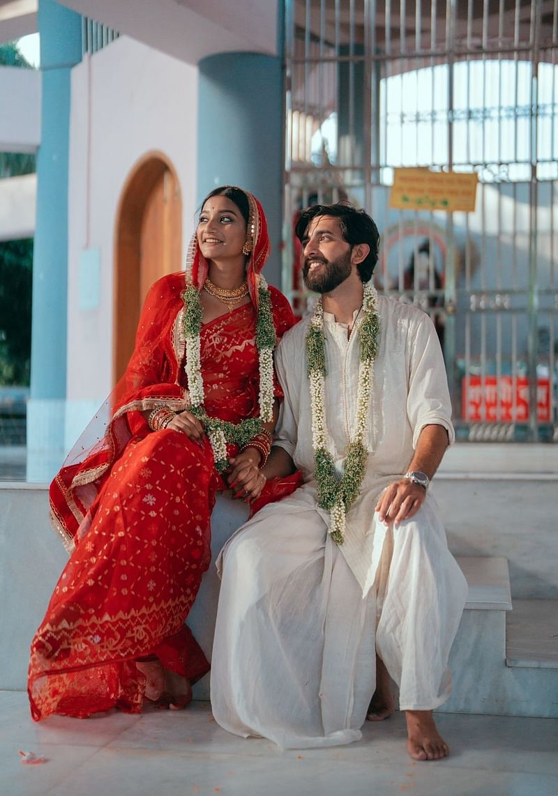 নেহা ও প্রান্তের দেখা অবশ্য আগেই হয়েছিল কিন্তু পরিচয় হয়নি। প্রান্তর দস্তিদার আগে ছিলেন ক্যামেরার পেছনের মানুষ, একটি সংস্থায় জুনিয়র প্রডিউসার হিসেবে কাজ করতেন। সেই সংস্থায়ও একবার অডিশন দিতে গিয়েছিলেন নেহা। তখন দেখা হলেও আলাপ, পরিচয় হয়নি