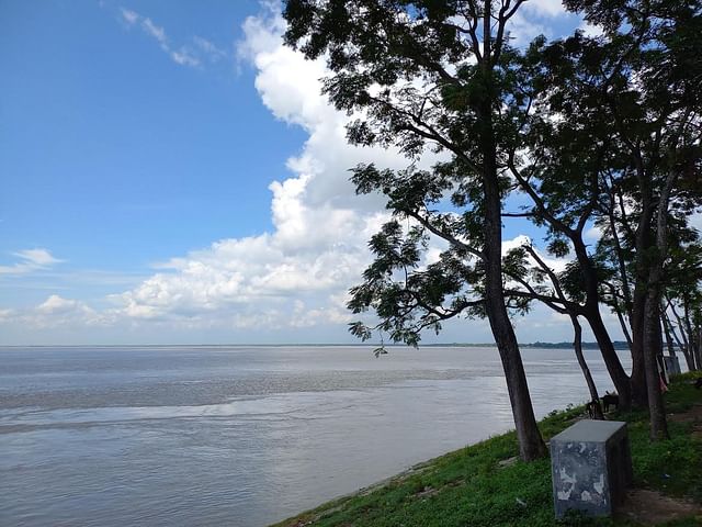 সারা বেলা কাটিয়ে দেওয়ার মতো সাঁড়া ঘাট