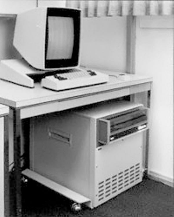 জেরক্সের তৈরি একটি মেইনফ্রেম কম্পিউটার