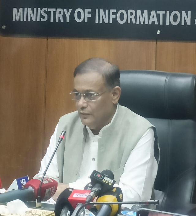 সচিবালয়ে সাংবাদিকদের সঙ্গে মতবিনিময় করেন তথ্যমন্ত্রী হাছান মাহমুদ। ১৭ জুলাই