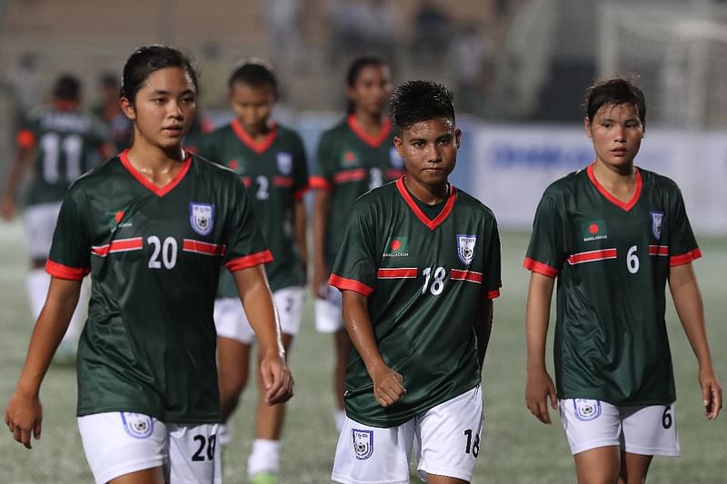 বাংলাদেশের নারী ফুটবলে সুমাইয়াই প্রথম প্রবাসী ফুটবলার, যিনি জাতীয় দলে সুযোগ পেলেন।
