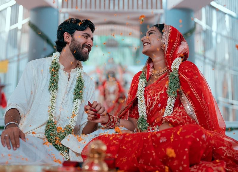 সুনির্দিষ্টভাবে বললে সিনেমার একটি দৃশ্যে প্রান্তরকে দেখে সত্যি সত্যি প্রেমে পড়ে যান নেহা, ‘“আন্তঃনগর”-এ একটা দৃশ্য আছে, প্রান্তর লুকিয়ে লুকিয়ে আমার ভিডিও করে। ওই দৃশ্যধারণের সময় ও আমার দিকে তাকায়, তখনই ভালো লাগা তৈরি হয়; যাকে বলে প্রথম দেখায় প্রেম’