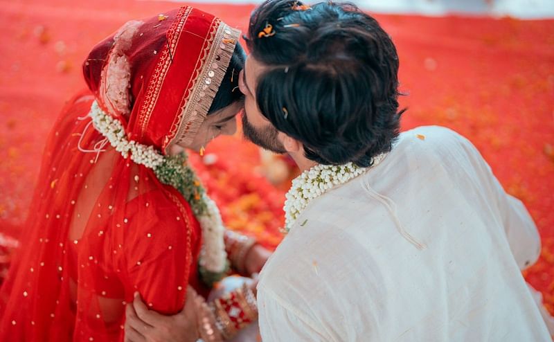বিয়ের পর নিজেদের ক্যারিয়ার নিয়ে আরও মনোযোগী হতে চান দুই নবাগত অভিনয়শিল্পী। চলতি বছরই নেহার আরও দুটি সিনেমা প্রেক্ষাগৃহে মুক্তি পাওয়ার কথা