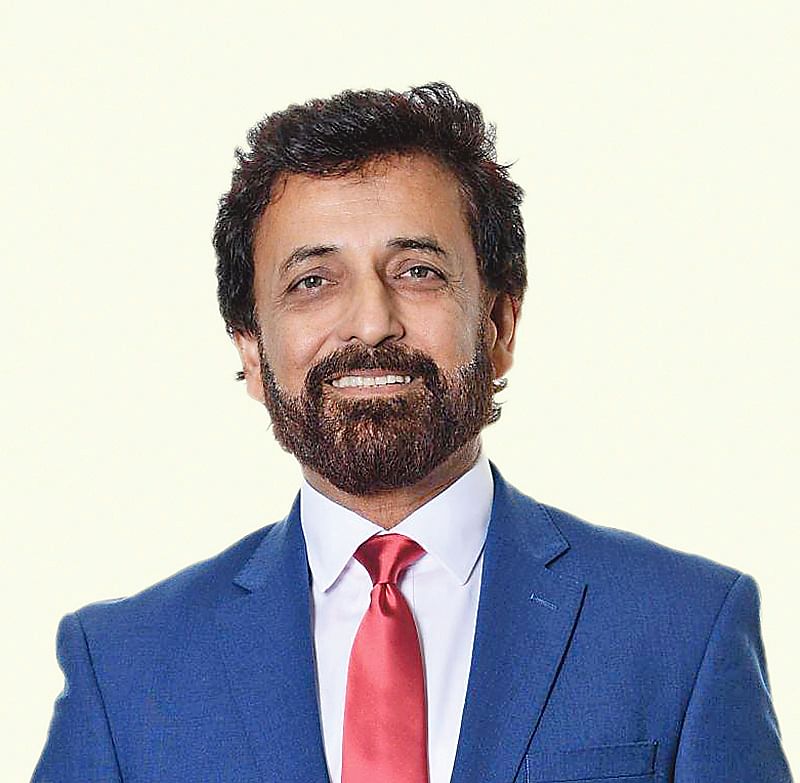 বাংলাদেশ জাতীয় দলের সাবেক ওপেনার ও ধারাভাষ্যকার আতাহার আলী খান