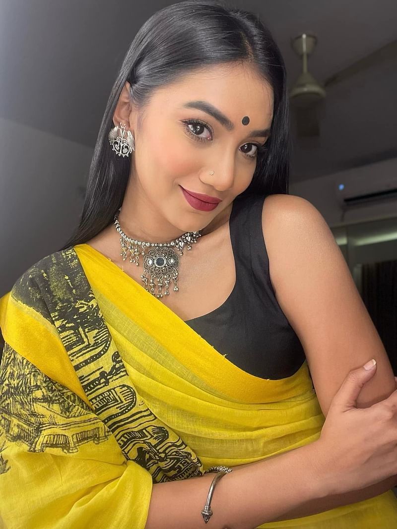 রংপুরে জন্ম নেওয়া সুনেরাহ নাচ শেখার মাধ্যমে শিল্পজগতে প্রবেশ করেন