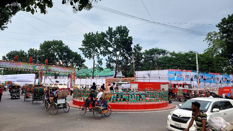 প্রধানমন্ত্রী আসছেন। তাঁকে বরণ করে নিতে প্রস্তুত রংপুরবাসী