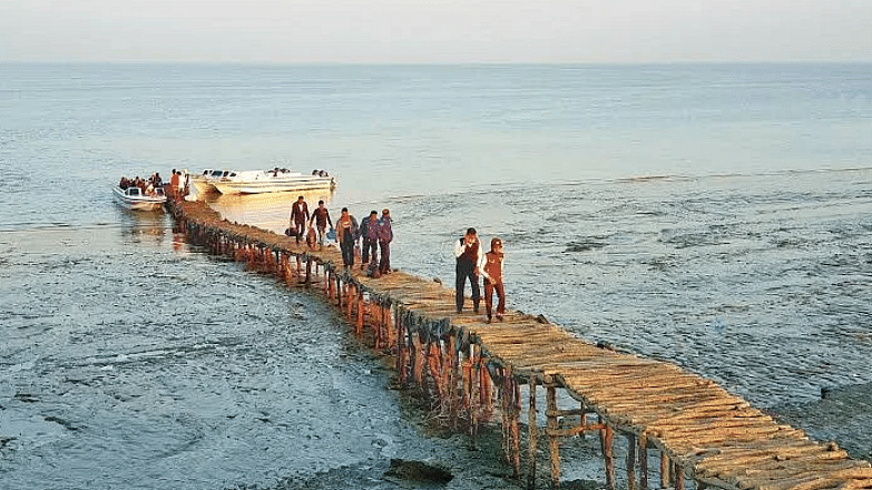 ‘আমার বাড়ি থেকে সাত শ কিলোমিটার দূরে। পাড়ি দিতে হয় দুর্গম উত্তাল সাগর।’