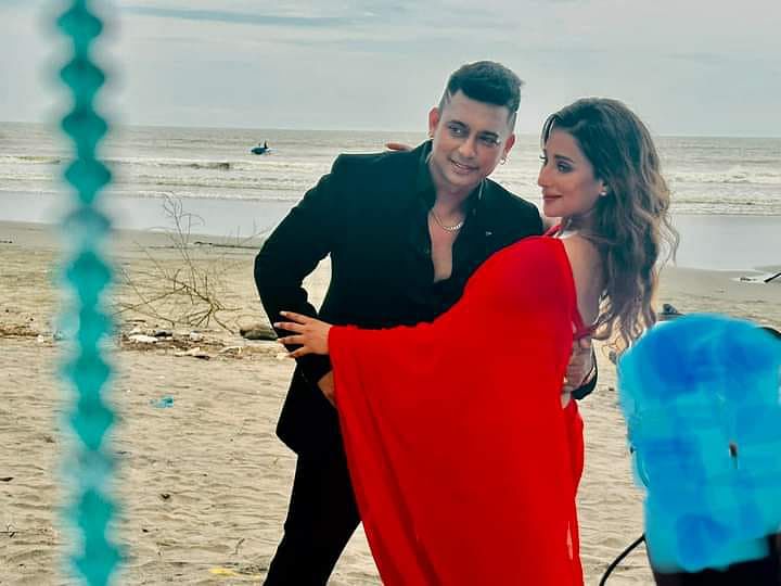 শুটিংয়ে জায়েদ খান ও সায়ন্তিকা