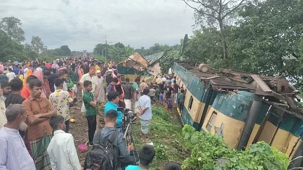 ‘বাংলাদেশের রেল খাতে হাজার হাজার কোটি টাকার উন্নয়ন প্রকল্পের পরও রেলপথ ঝুঁকিমুক্ত হচ্ছে না।’