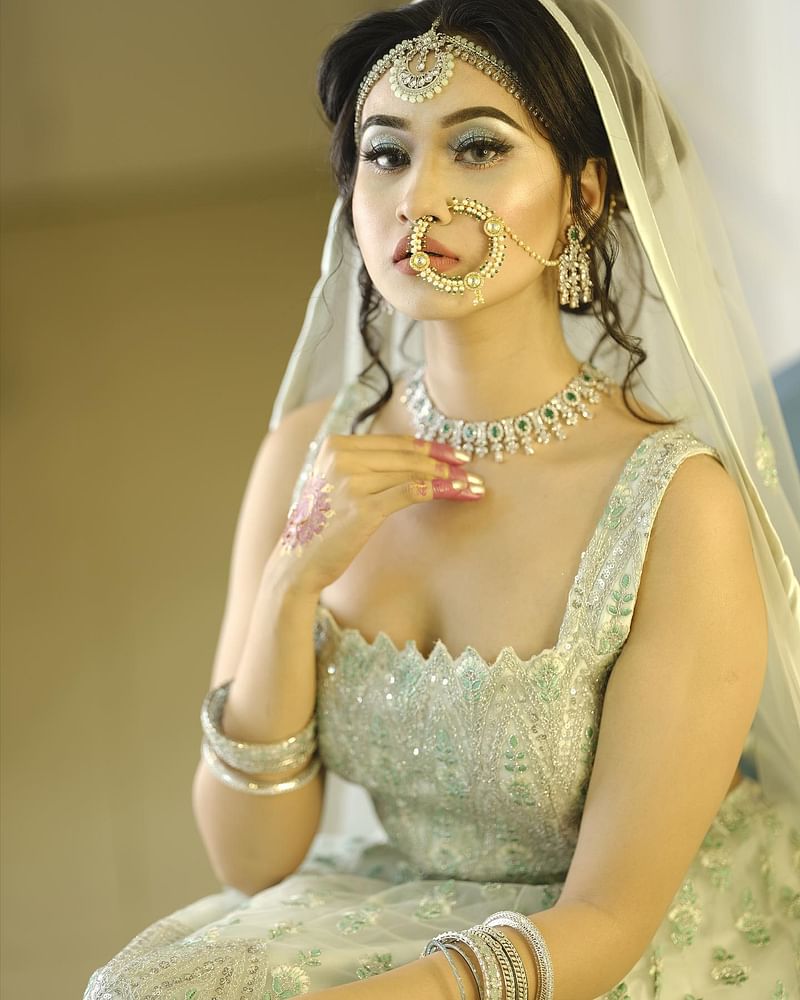 আফরোজা পারভীনের সাজে বিয়ের কনে