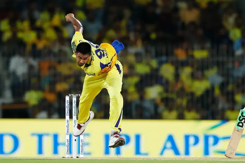 নিজের শেষ ২ ওভারে দারুণ বোলিং করেছেন মোস্তাফিজ
