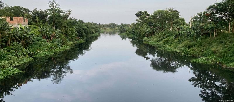 আনোয়ারুল আজীমের লাশের খোঁজে কেষ্টপুরের এই খালে অভিযান চালানো হয়।