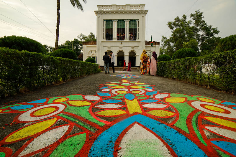 রবীন্দ্র কমপ্লেক্স ভবন। 