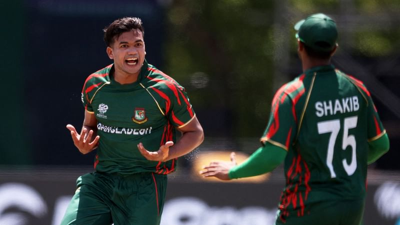 বিশ্বকাপে ৮ উইকেট নিয়েছেন তাসকিন আহমেদ