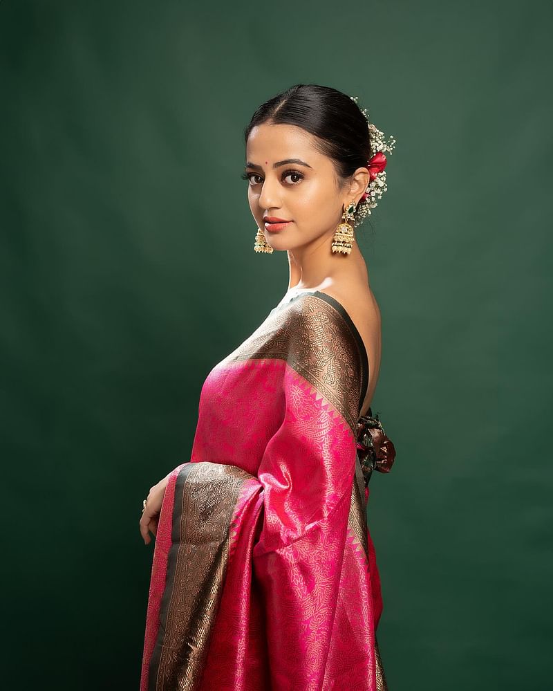 অভিনেত্রী হেলি শাহ
