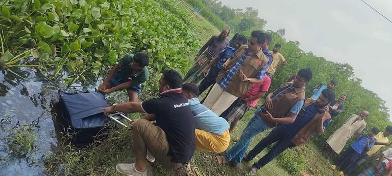 ময়মনসিংহ–টাঙ্গাইল মহাসড়কের মনতলা এলাকায় সুতিয়া নদীর উপর সেতুর নিচে ট্রলি ব্যাগ থেকে লাশটি উদ্ধার করা হয়েছেছবি: সংগৃহীত